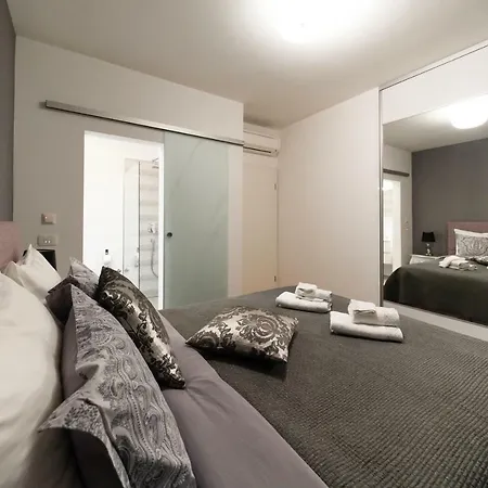 Garden Terrace アパート *