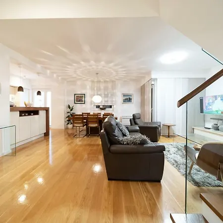 Garden Terrace Apartment *