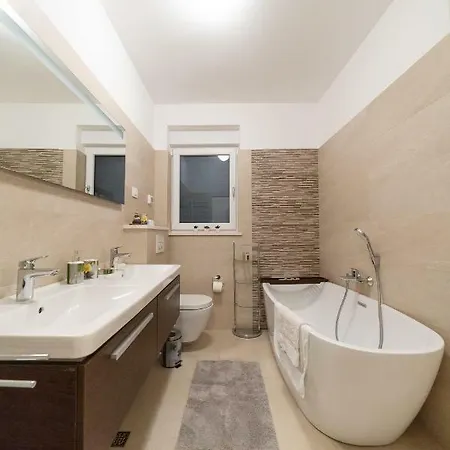 Garden Terrace Appartement Zadar